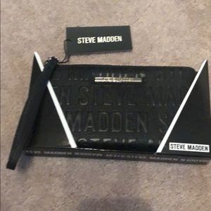 Steve Madden Wristlet